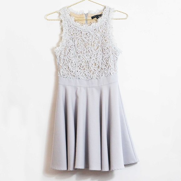 Romeo & Juliet Couture Dresses & Skirts - Romeo + Juliet Couture Grey Mini Skater Dress S
